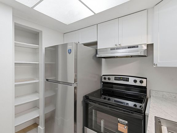 4th image of 1283 Pierce St APT 2