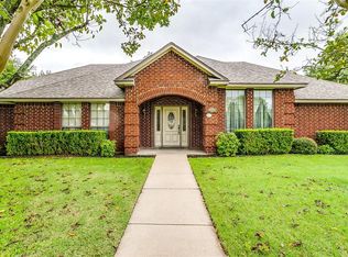 4402 Oak Hollow Dr, Midlothian, TX 76065