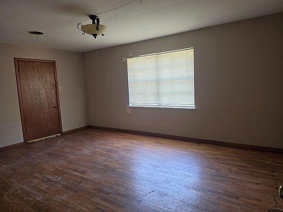 2nd image of 1200 Walnut St