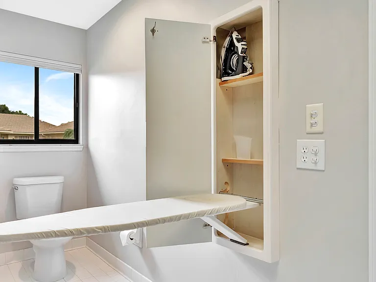 121 Prestwick Cir — Photo 41