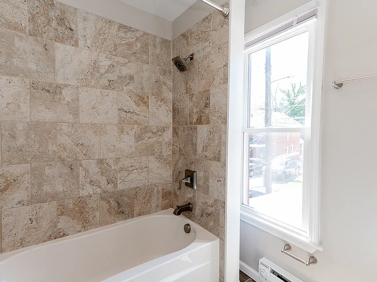 2225 Bensonia Ave — Photo 12