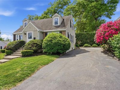 9 West St, North Providence, RI, 02904