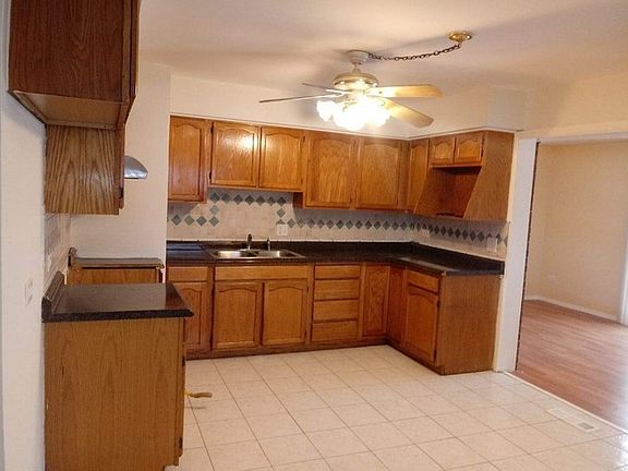 5th image of 39 W 155th Pl