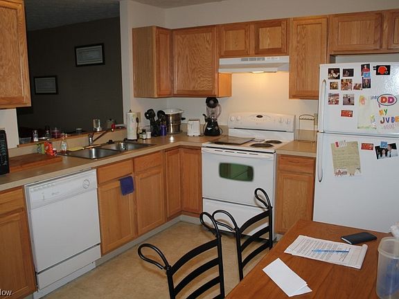 4th image of 389 Angela Ln