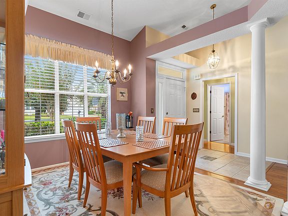 3rd image of 208 Beechwood Ct.