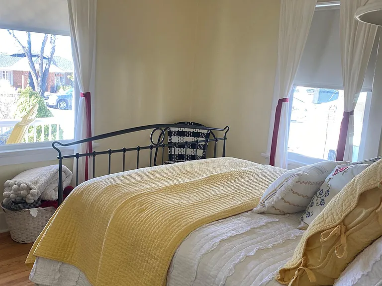 347 S Mount Vernon Ave — Photo 4