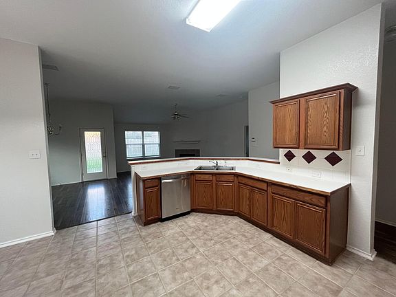 5th image of 4816 Carrotwood Dr