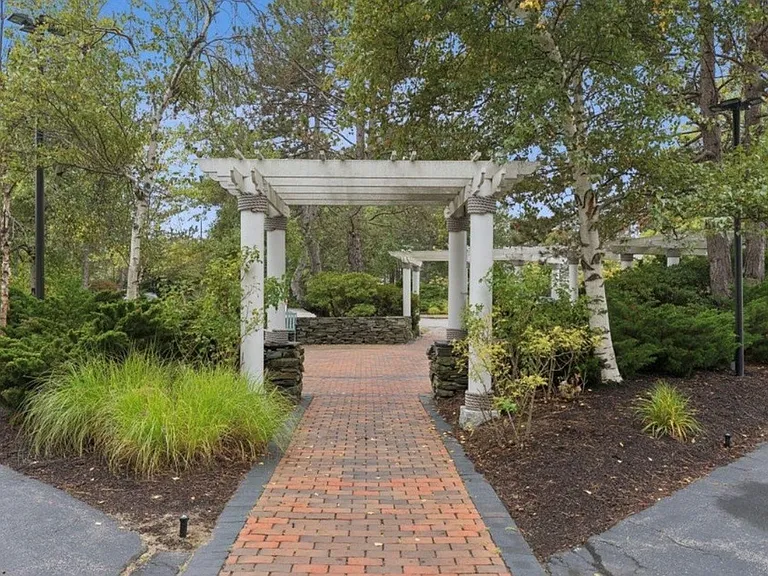 148 Breakwater Dr #501 — Photo 2