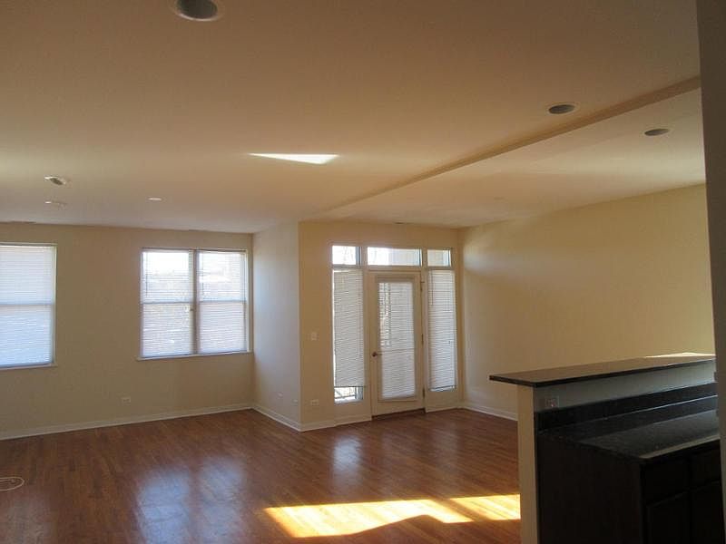 2nd image of 1747 W Huron St APT 3