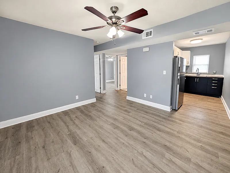 2 bed, 1.0 bath, 612 sqft, $995 — Photo 3