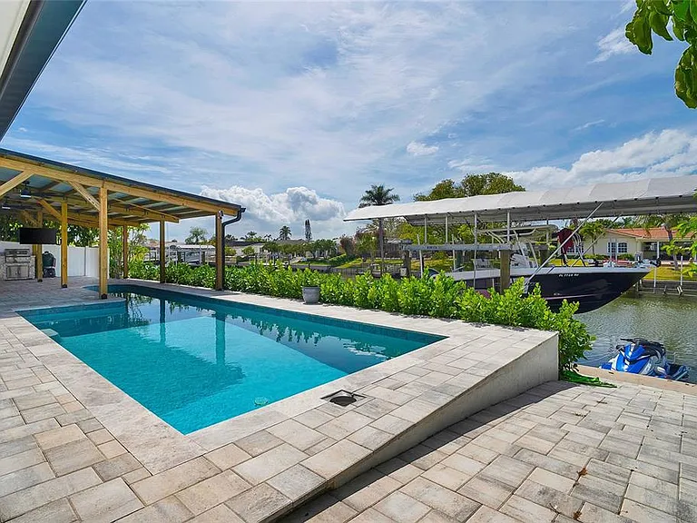 3944 Doral Dr — Photo 23