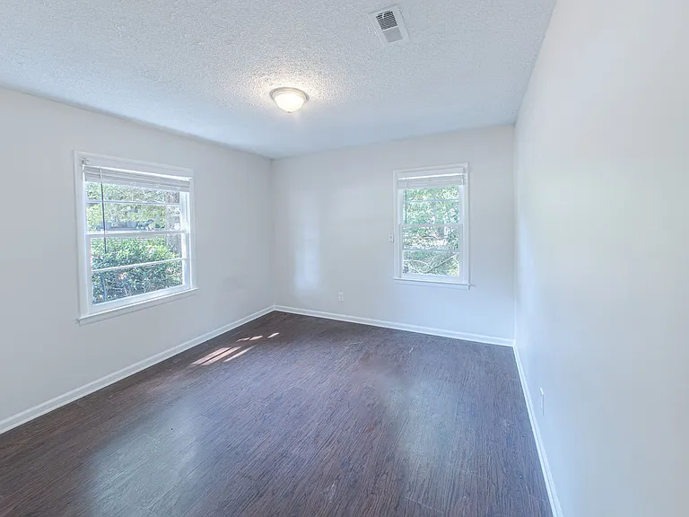 609 San Fernando Dr SE — Photo 12