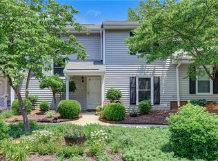 4 Appletree Ln, Greensboro, NC 27455