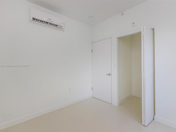 4th image of 25850 SW 140th Ave #102