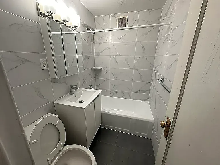 190-19A 71st Cres #2A — Photo 4