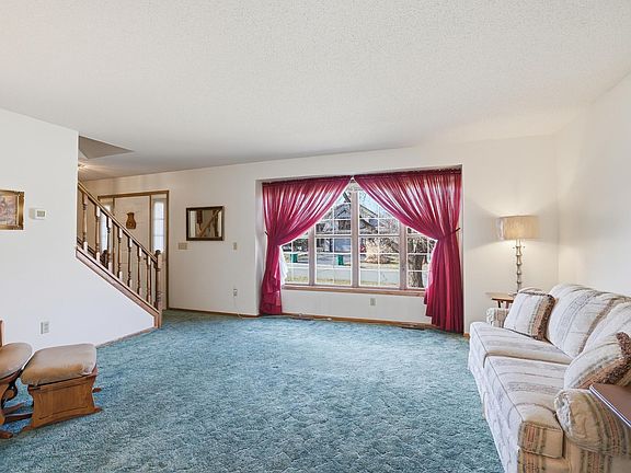 4th image of 1707 Thornhill Ln