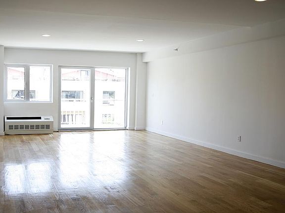 5th image of 870 Pacific St Ph 4 F
