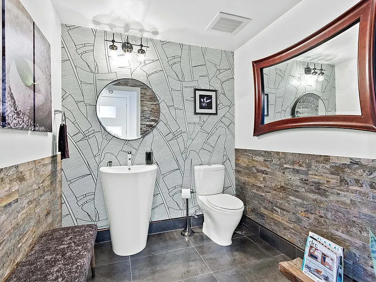 704 N Ocean Blvd — Photo 24