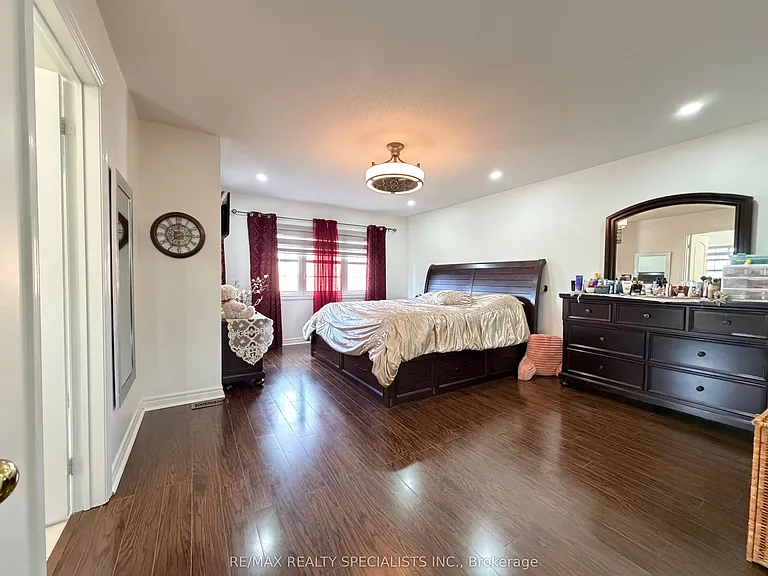 214 McCready Dr — Photo 29