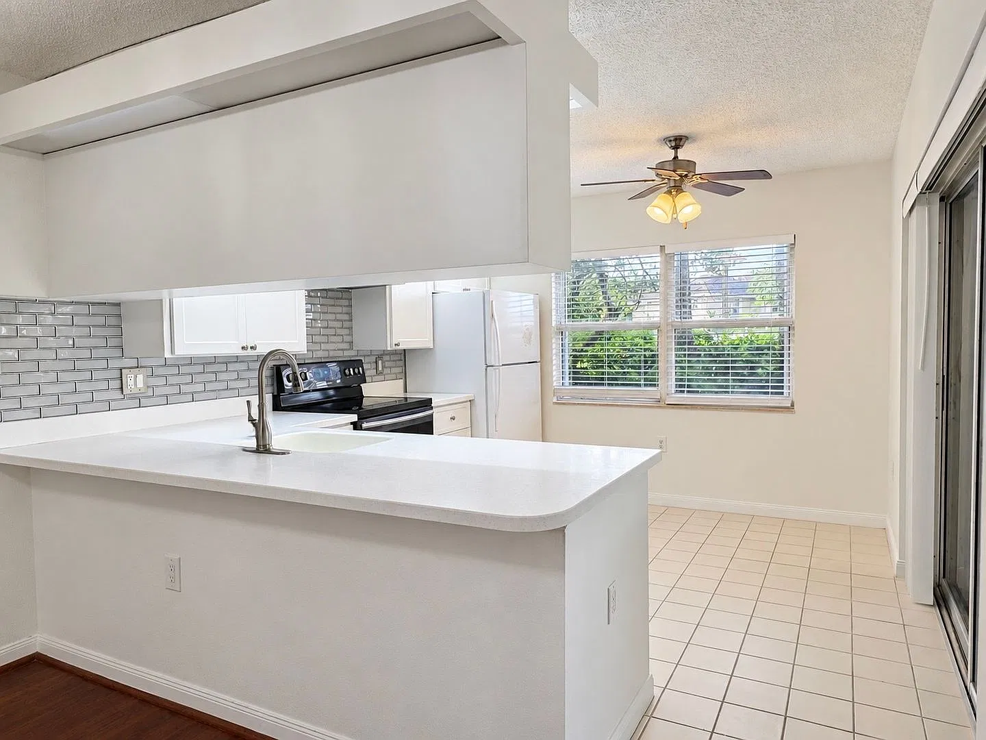 2/2.5 Palm City Townhome in Sunset Trace — Photo 4