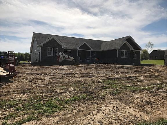 3rd image of 712 S Golf Blvd