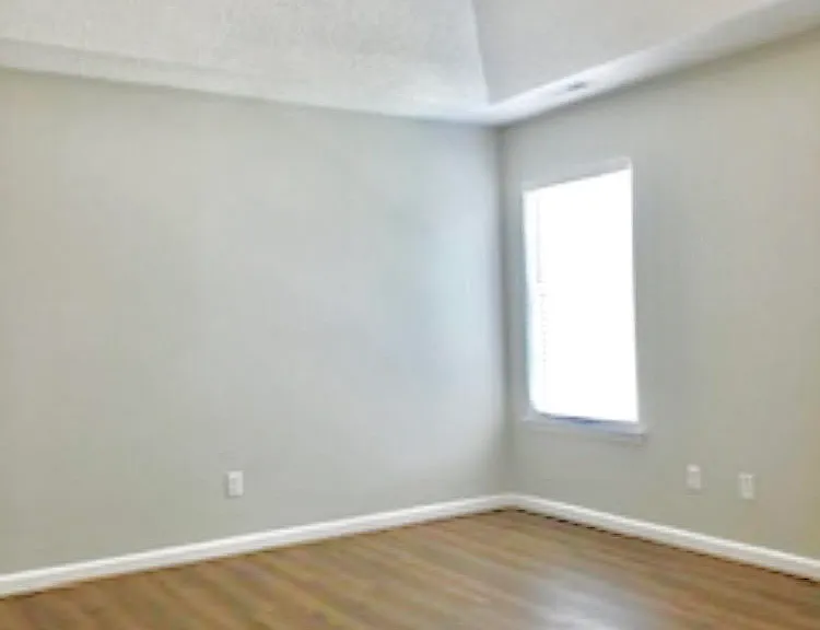 Master bedroom with trey ceiling. Approximately 12'x16'6".