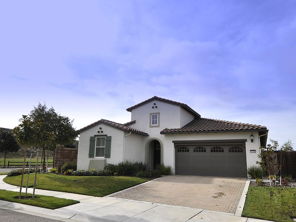 1st image of 1166 Saguaro Way