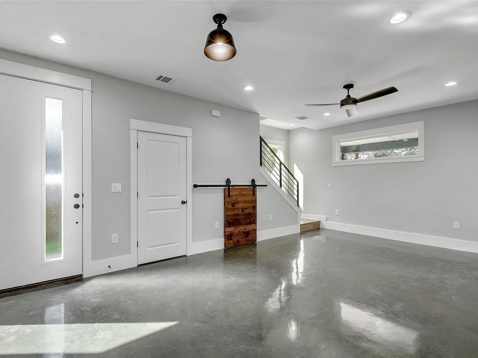2 bed, 2.5 bath, 1162 sqft, $2,950 — Photo 2