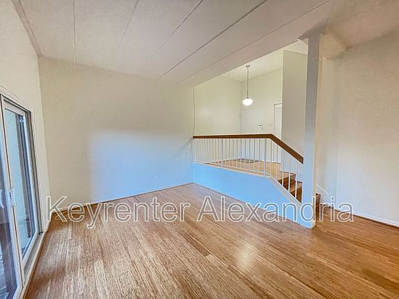 2nd image of 116 Roberts Ln APT 100