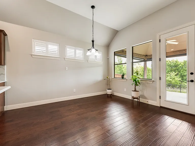 2112 Benjamin Creek Dr — Photo 17