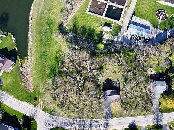 3rd image of 2000 Candlewick Dr SW