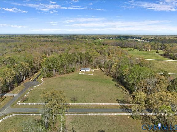 4th image of 8000 Toms Dr