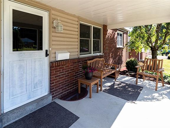 2nd image of 5605 Villahaven Dr