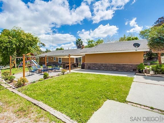 2nd image of 1566 La Vine Ln
