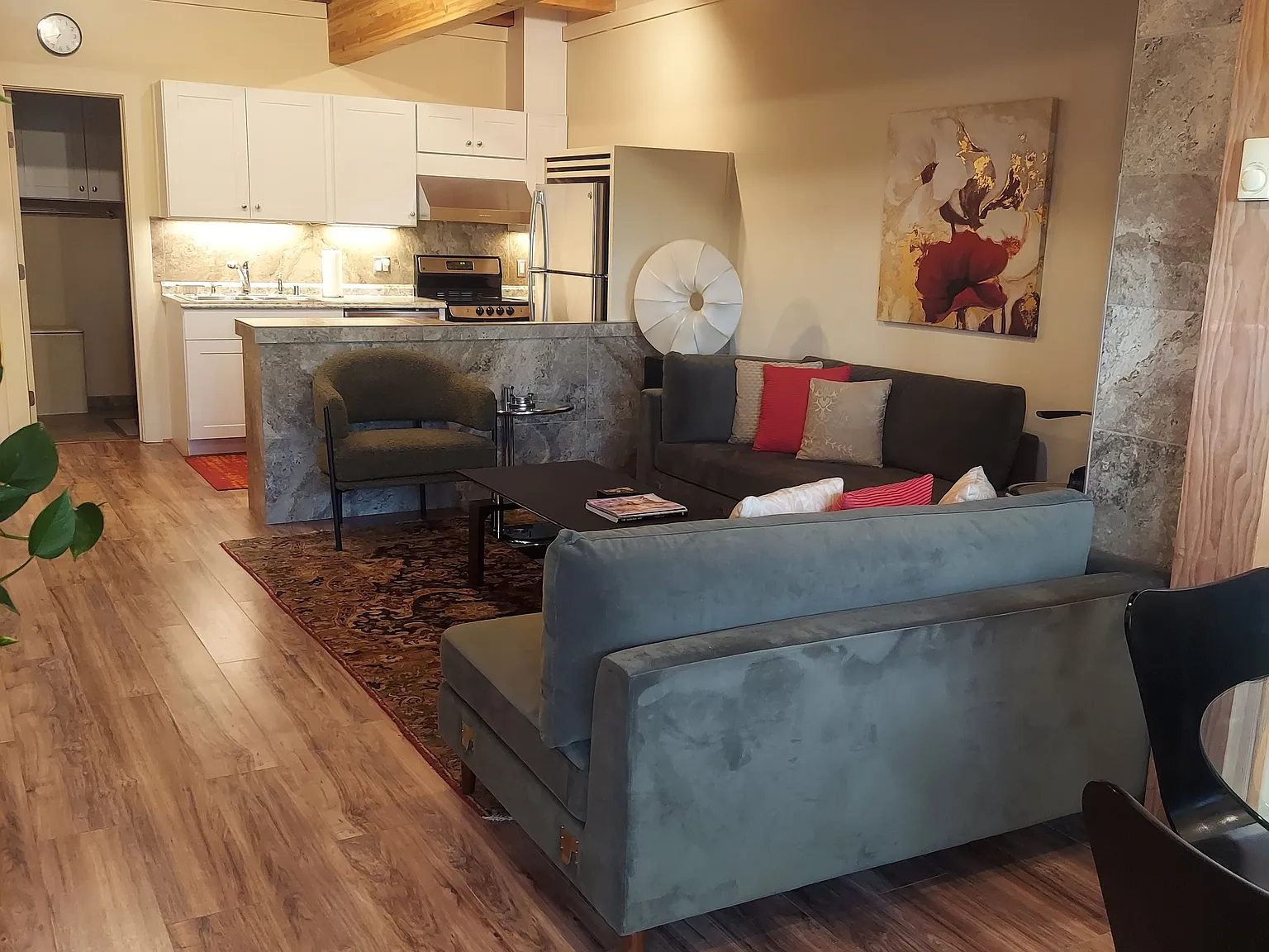 1 bed, 1400 sqft, $2,450 — Photo 3