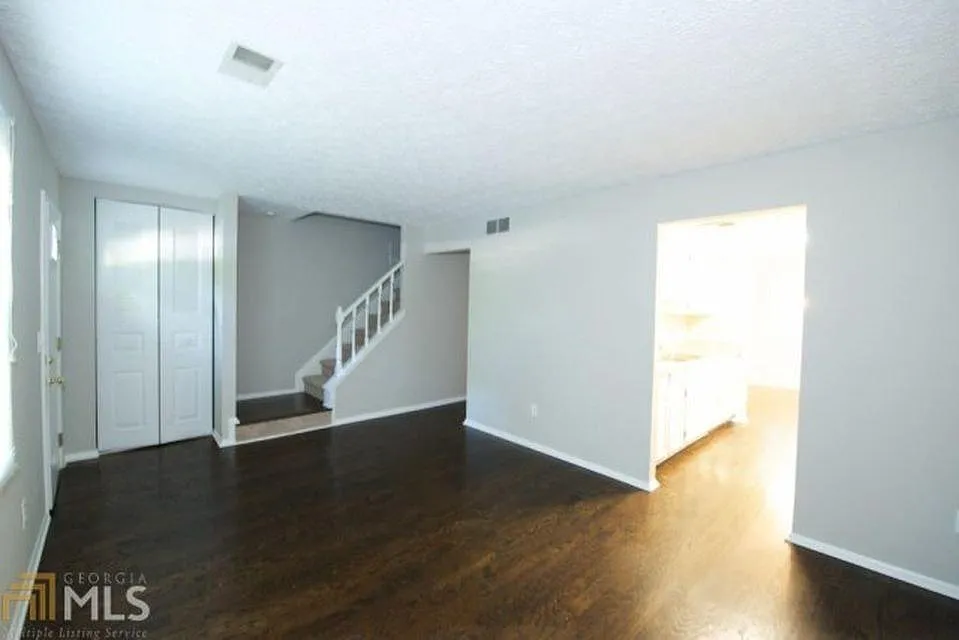 145 Roswell Commons Way