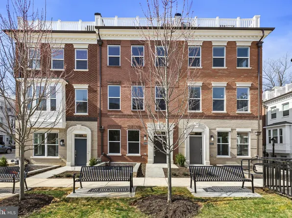 10302 Grosvenor Pl, Rockville, MD 20852