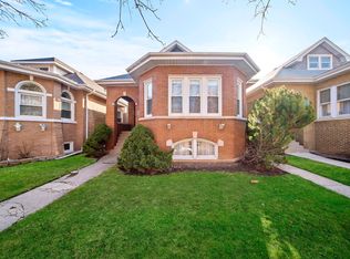 6443 N Mozart St, Chicago, IL 60645