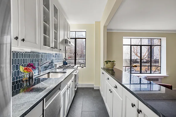 Rented by Compass | media 13