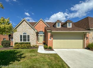 26588 Valhalla Dr, Farmington, MI 48331