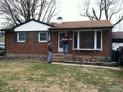 285 S Jefferson St, Florissant, MO, 63031