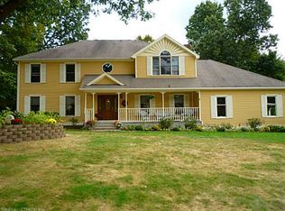 52 Clearview Dr, Wallingford, CT 06492