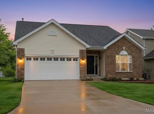 226 Greengate Dr, Lake Saint Louis, MO 63367