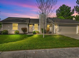 300 Meadowbrook Dr, Nampa, ID 83686
