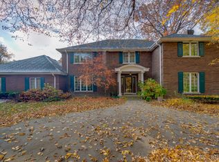 2S550 Heaton Dr, Batavia, IL 60510