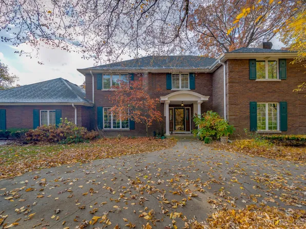 2S550 Heaton Dr, Batavia, IL 60510