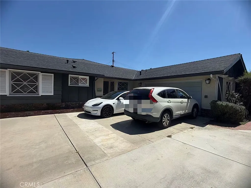 3 bed, 1550 sqft, $3,500 — Photo 2