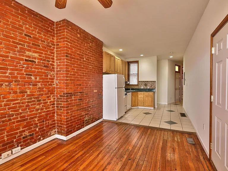 1832 W Girard Ave #1 — Photo 3