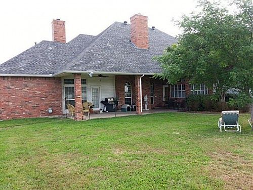 2nd image of 578 Glenn Ln