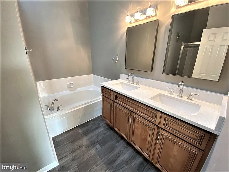 6183 Wellington Commons Dr — Photo 13